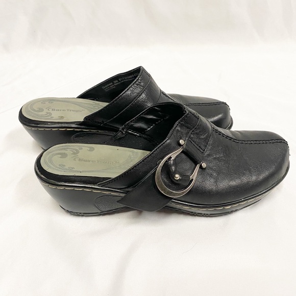 BareTraps Black Leather Quashed Mules - Picture 2 of 9